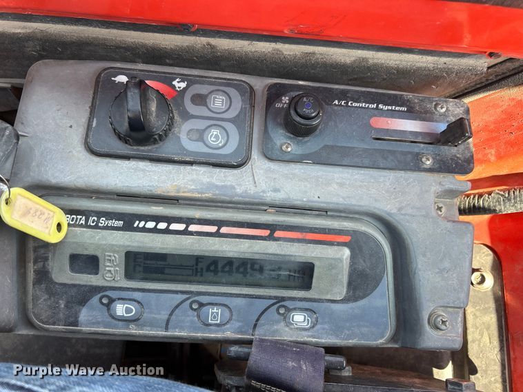 image for item EK3246 2011 Kubota  KX121-3ST mini excavator