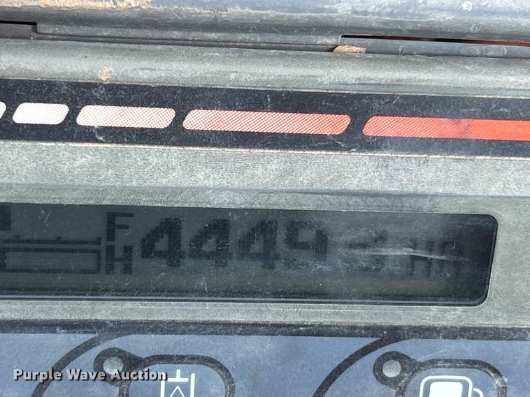 image for item EK3246 2011 Kubota  KX121-3ST mini excavator