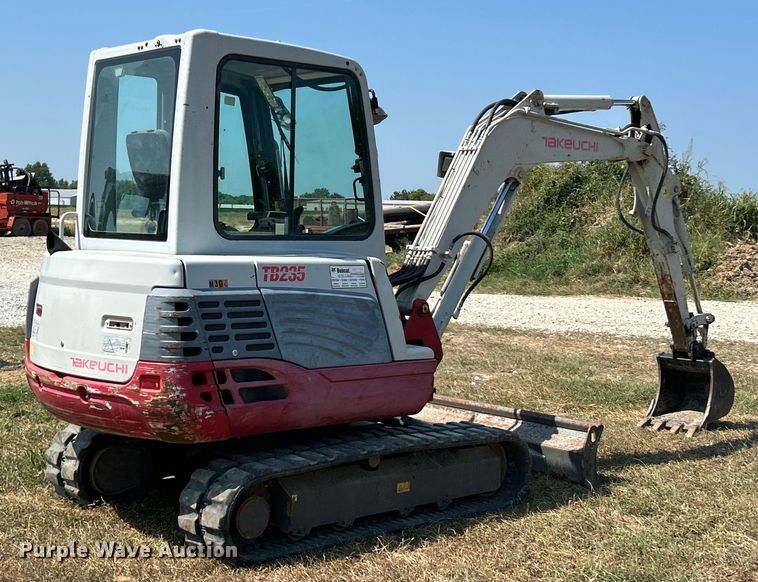 image for item EK3247 2011 Takeuchi  TB235 mini excavator