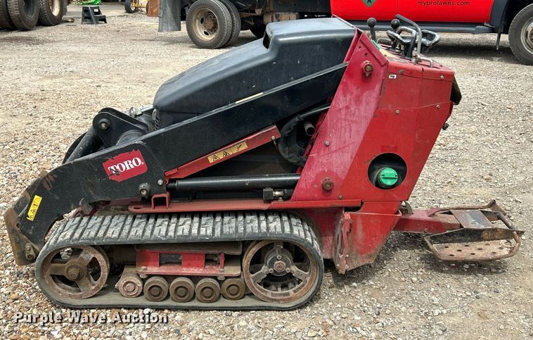 image for item EK3273 2015 Toro TX525 compact utility loader