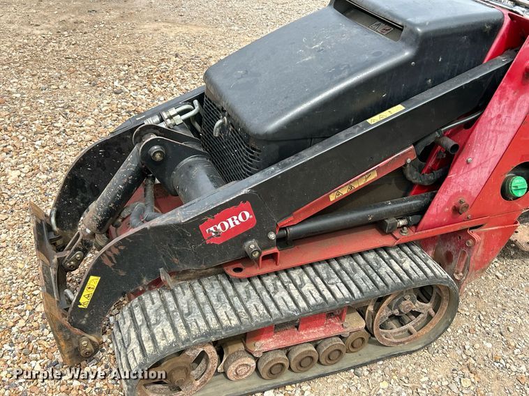 image for item EK3273 2015 Toro TX525 compact utility loader