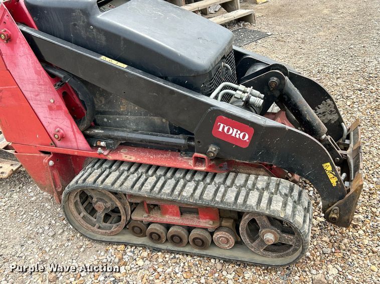 image for item EK3273 2015 Toro TX525 compact utility loader