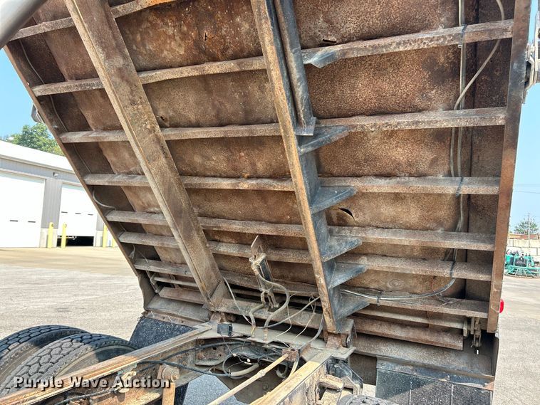 image for item EK4988 2000 Ford F750 Super Duty XL dump truck