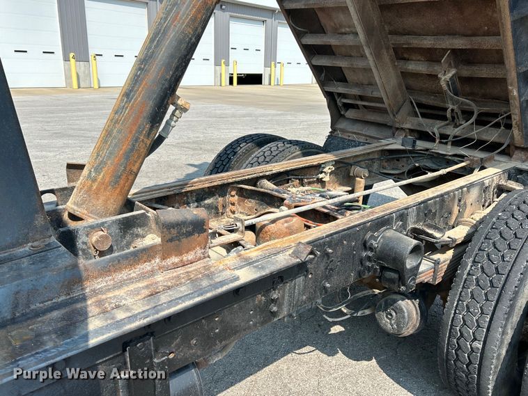 image for item EK4988 2000 Ford F750 Super Duty XL dump truck