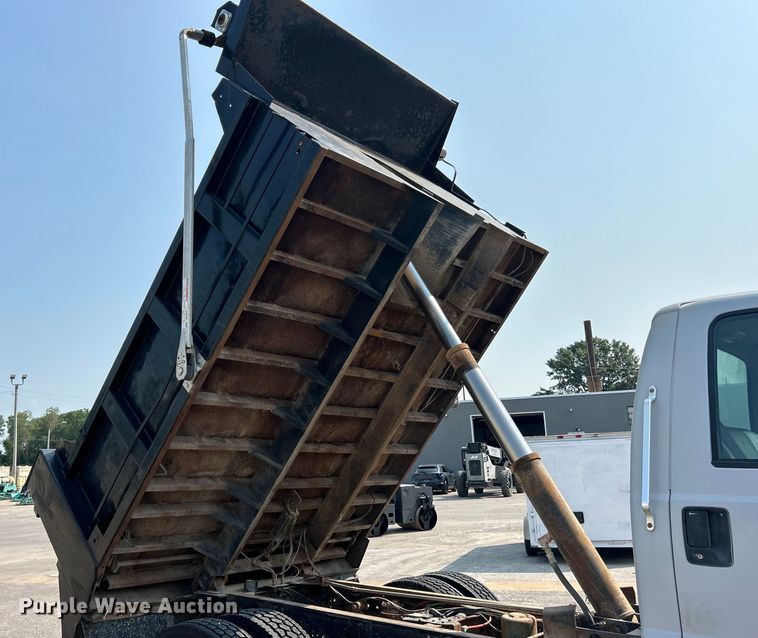 image for item EK4988 2000 Ford F750 Super Duty XL dump truck