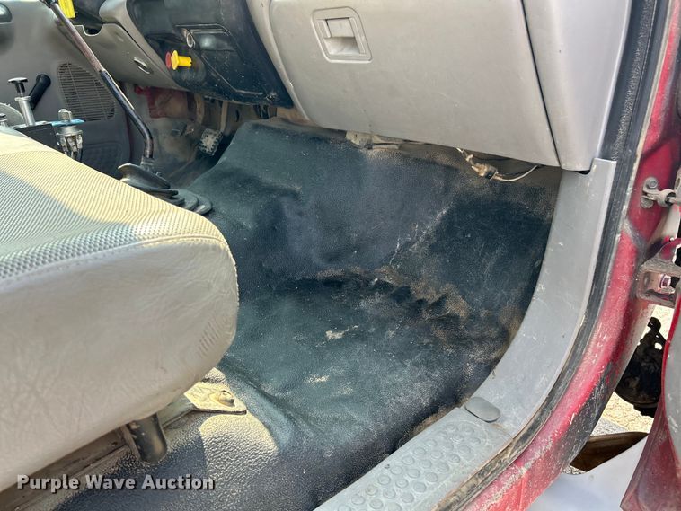 image for item EK4988 2000 Ford F750 Super Duty XL dump truck