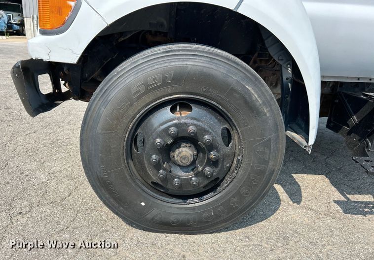 image for item EK4988 2000 Ford F750 Super Duty XL dump truck