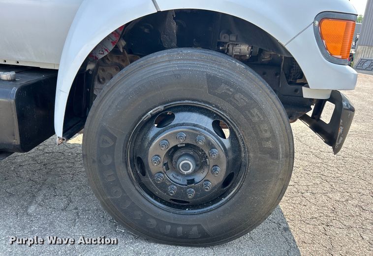 image for item EK4988 2000 Ford F750 Super Duty XL dump truck