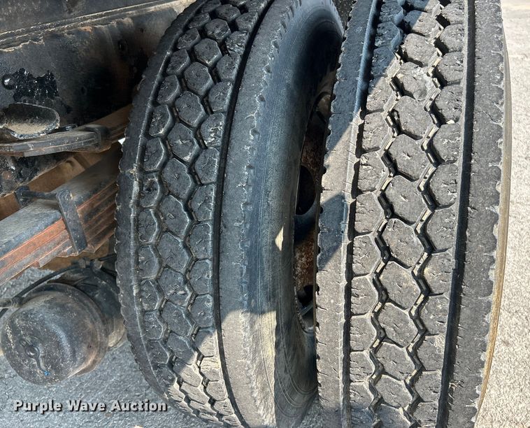 image for item EK4988 2000 Ford F750 Super Duty XL dump truck