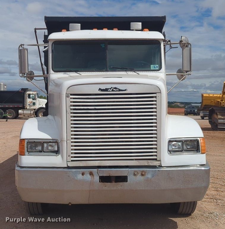 image for item EQ2034 2003 Freightliner  FLD dump truck