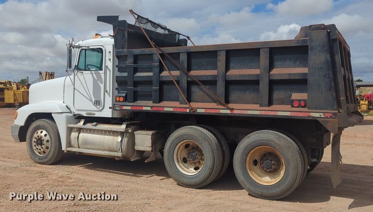 image for item EQ2034 2003 Freightliner  FLD dump truck