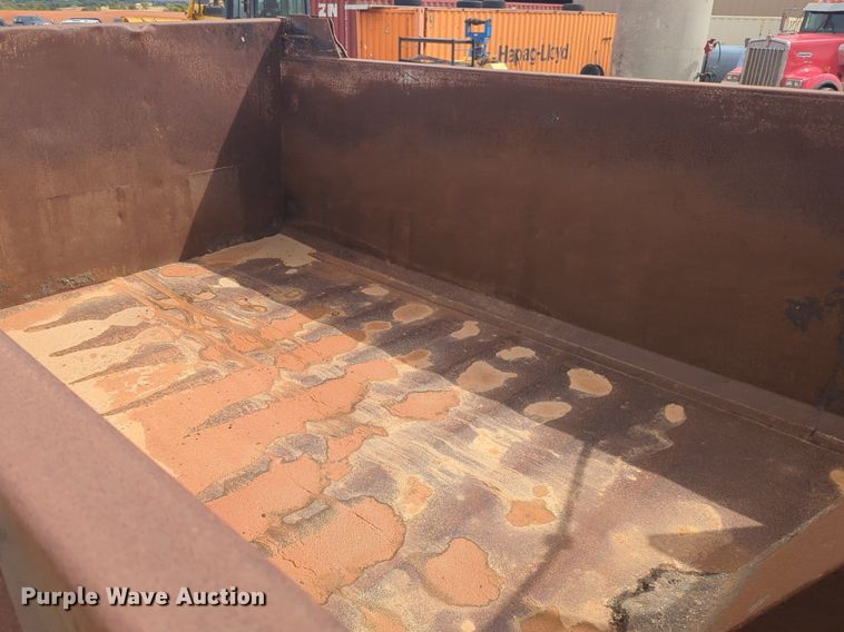 image for item EQ2034 2003 Freightliner  FLD dump truck