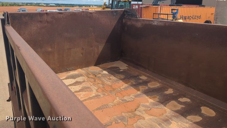 image for item EQ2034 2003 Freightliner  FLD dump truck