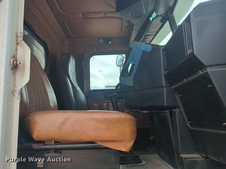 image for item EQ2034 2003 Freightliner  FLD dump truck