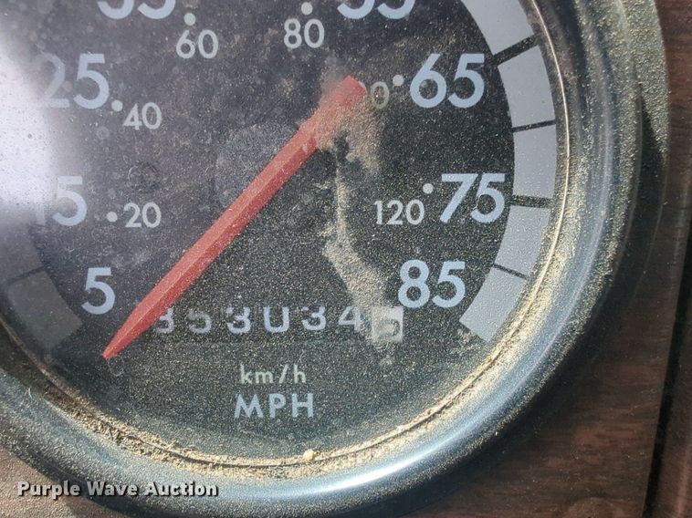 image for item EQ2034 2003 Freightliner  FLD dump truck