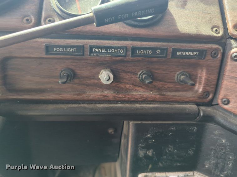 image for item EQ2034 2003 Freightliner  FLD dump truck