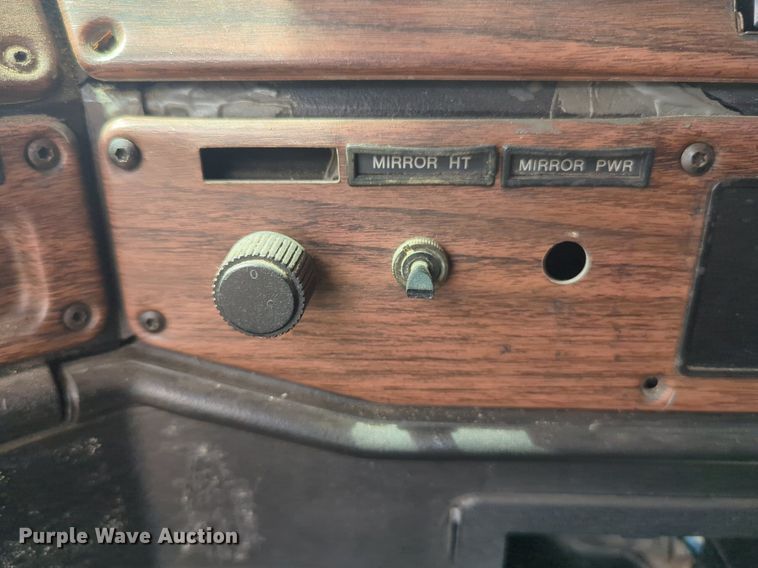 image for item EQ2034 2003 Freightliner  FLD dump truck