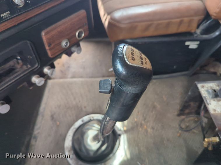 image for item EQ2034 2003 Freightliner  FLD dump truck