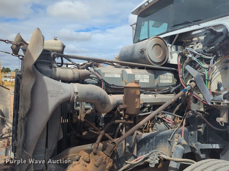 image for item EQ2034 2003 Freightliner  FLD dump truck