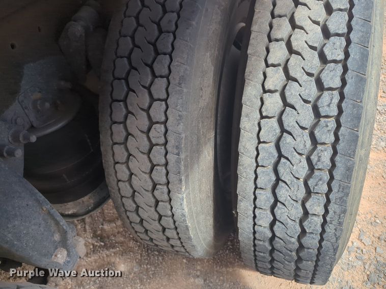 image for item EQ2034 2003 Freightliner  FLD dump truck