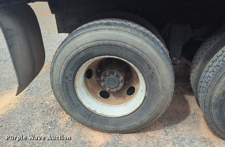 image for item EQ2034 2003 Freightliner  FLD dump truck