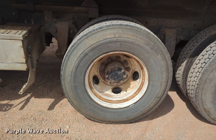 image for item EQ2034 2003 Freightliner  FLD dump truck