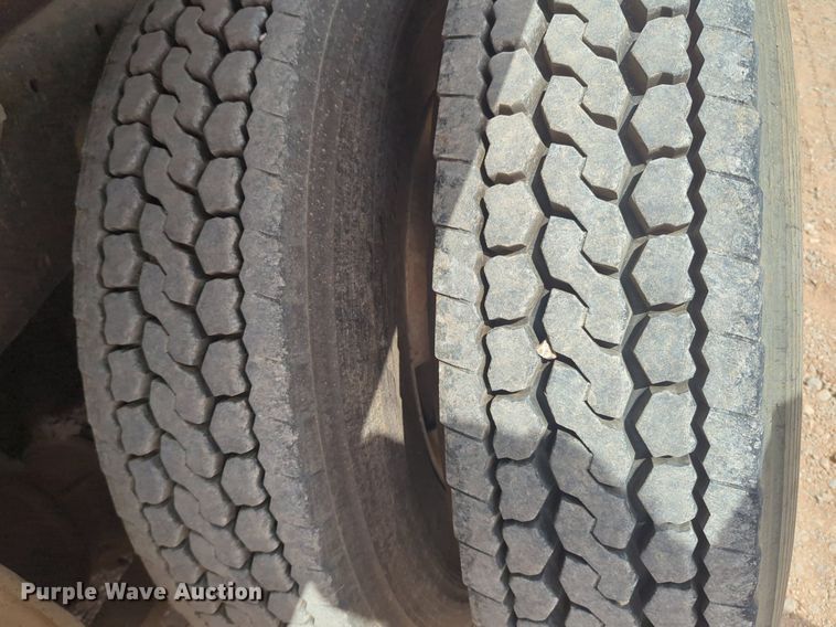 image for item EQ2034 2003 Freightliner  FLD dump truck