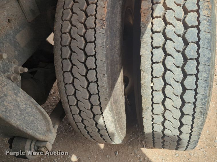 image for item EQ2034 2003 Freightliner  FLD dump truck