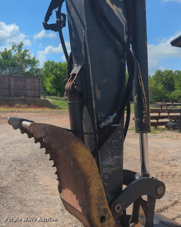 image for item EQ2049 2018 John Deere 60G mini excavator