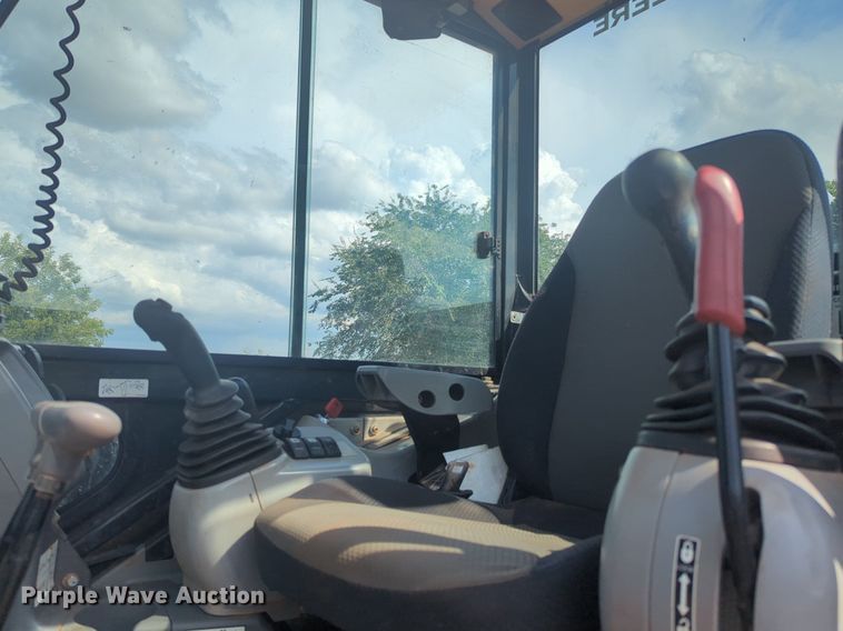 image for item EQ2049 2018 John Deere 60G mini excavator