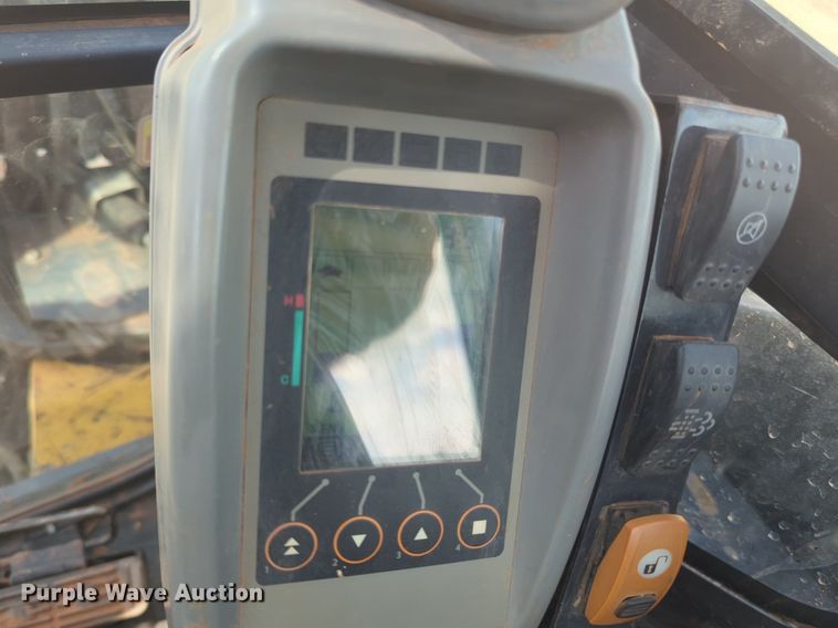 image for item EQ2049 2018 John Deere 60G mini excavator