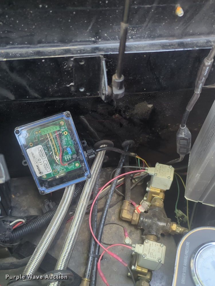 image for item EQ2051 2017 Maxey Maxxd utility trailer