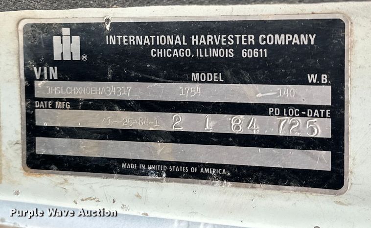 image for item EQ2057 1984 International  1754 flatbed truck