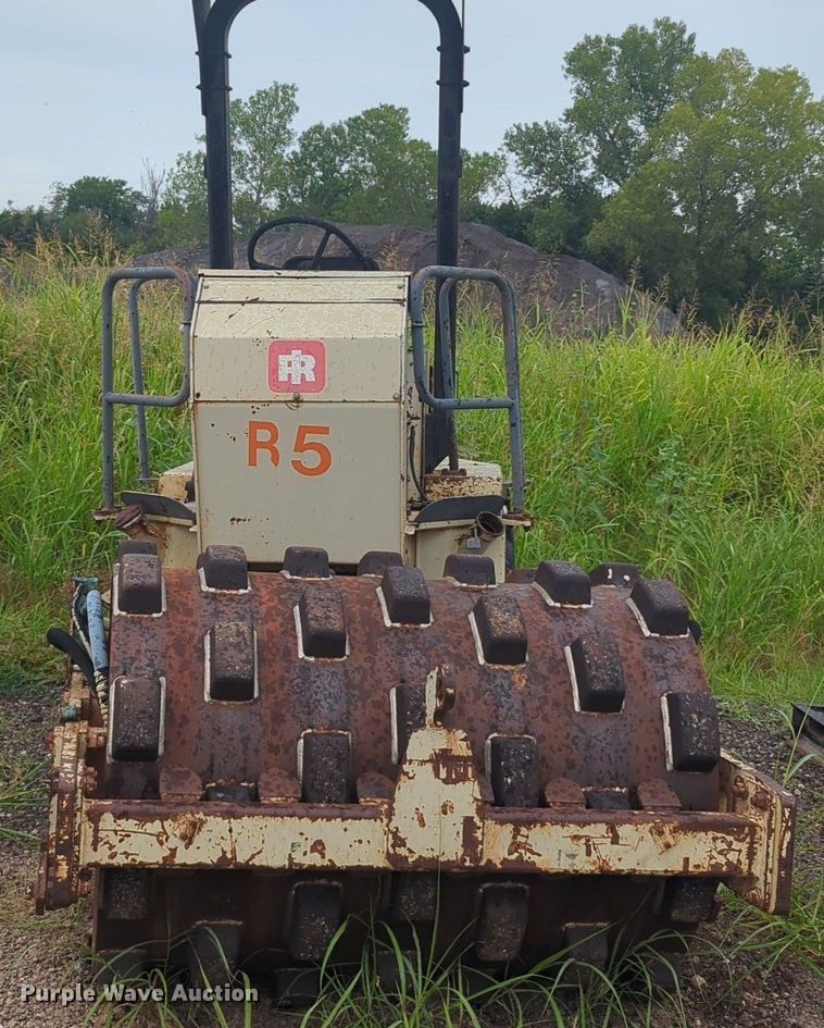 image for item EQ2059 Ingersoll Rand  SD40DF single drum vibratory roller