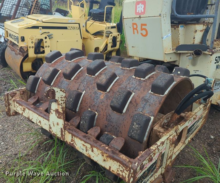 image for item EQ2059 Ingersoll Rand  SD40DF single drum vibratory roller