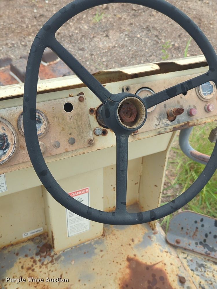 image for item EQ2059 Ingersoll Rand  SD40DF single drum vibratory roller