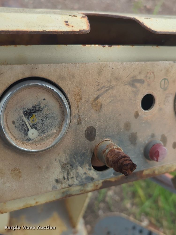 image for item EQ2059 Ingersoll Rand  SD40DF single drum vibratory roller