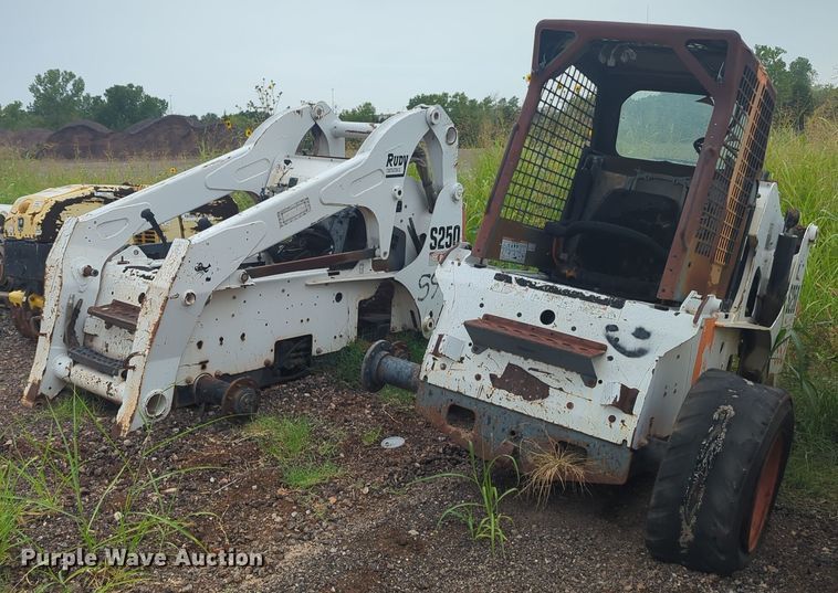 image for item EQ2061 (2) Bobcat S250 skid steer loaders