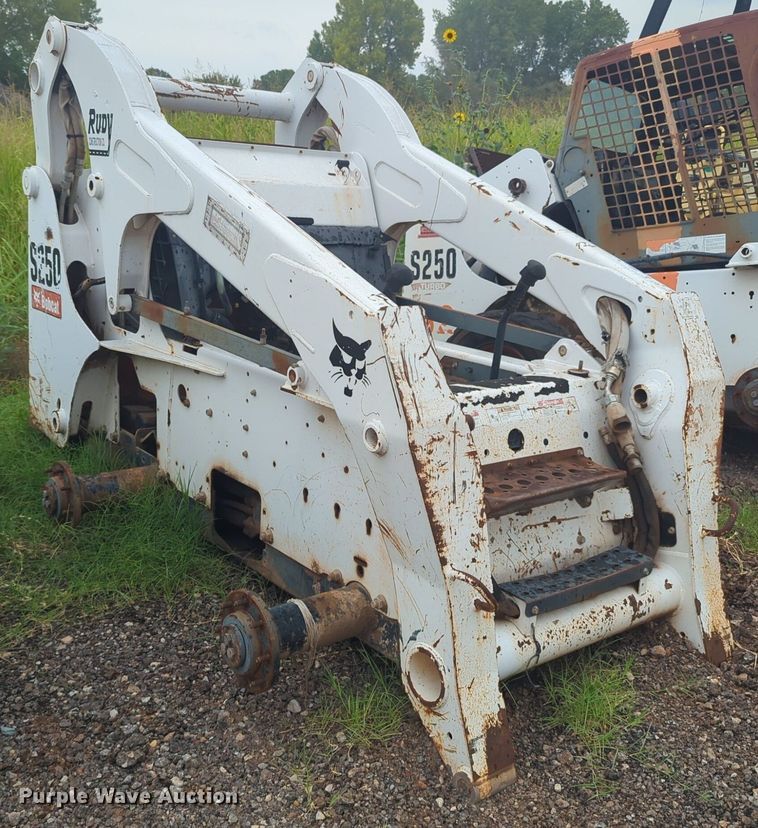 image for item EQ2061 (2) Bobcat S250 skid steer loaders