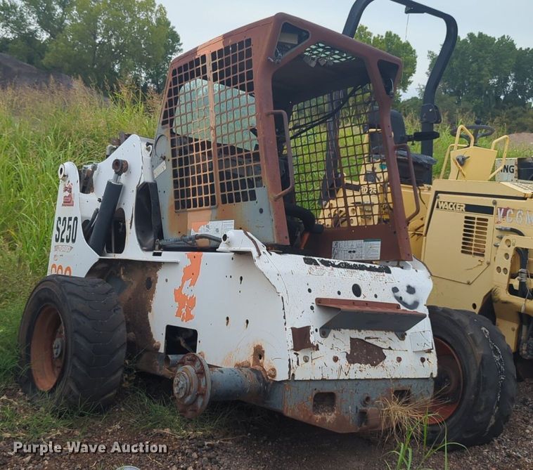 image for item EQ2061 (2) Bobcat S250 skid steer loaders