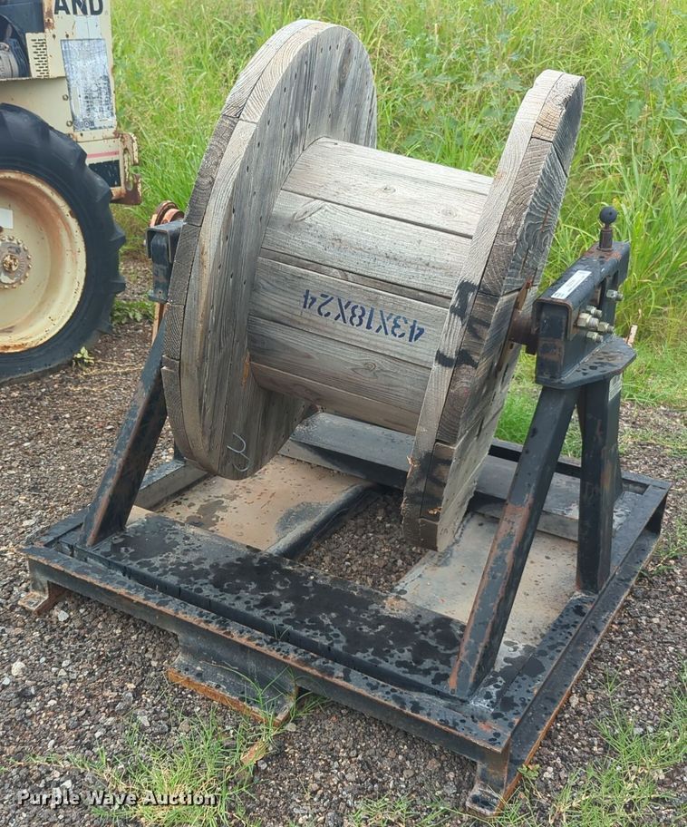 image for item EQ2066 Southwire reel stand