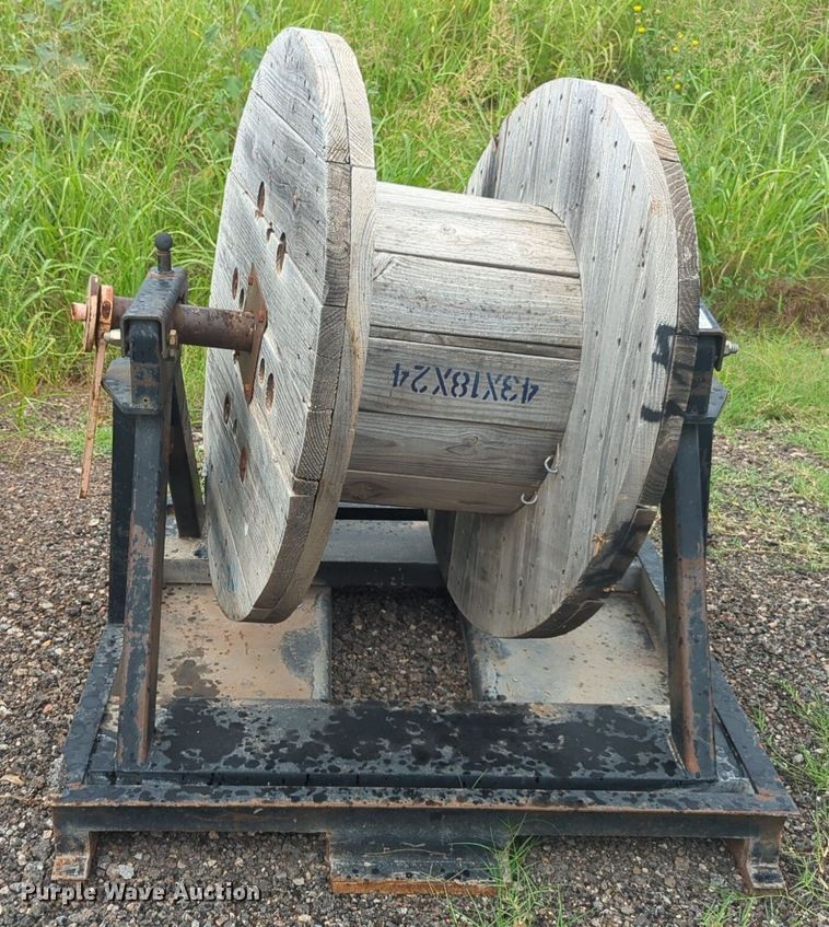 image for item EQ2066 Southwire reel stand