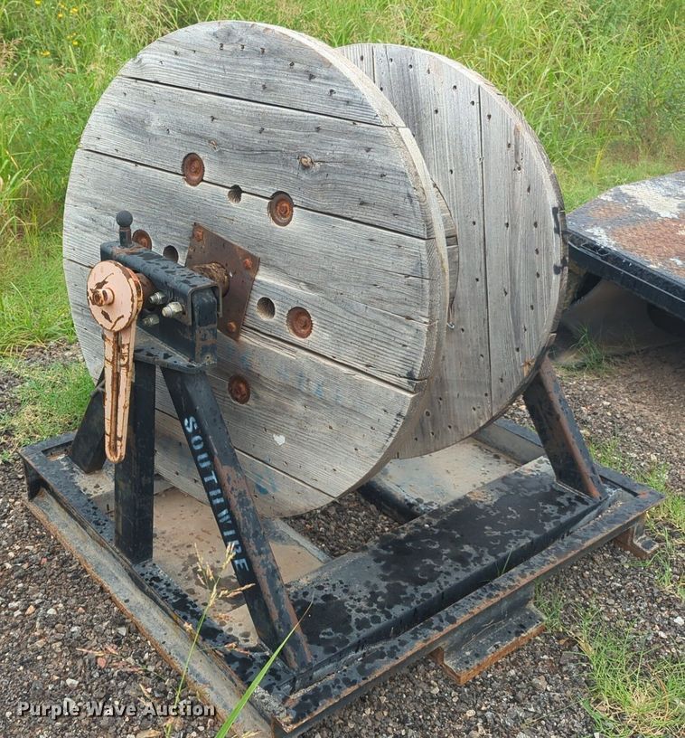 image for item EQ2066 Southwire reel stand