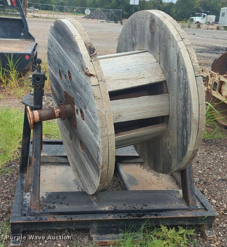 image for item EQ2066 Southwire reel stand