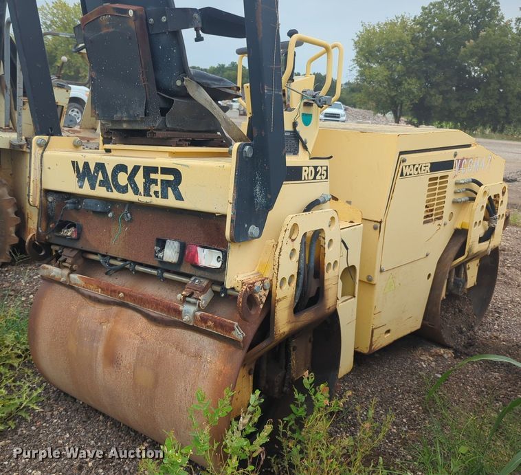 image for item EQ2067 2001 Wacker  RD25 double drum roller