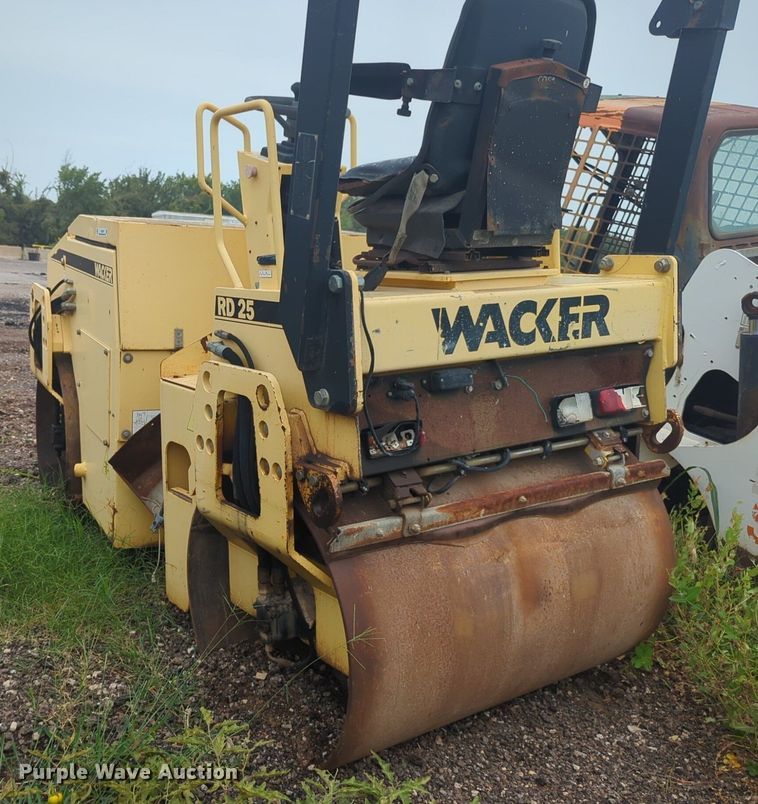 image for item EQ2067 2001 Wacker  RD25 double drum roller