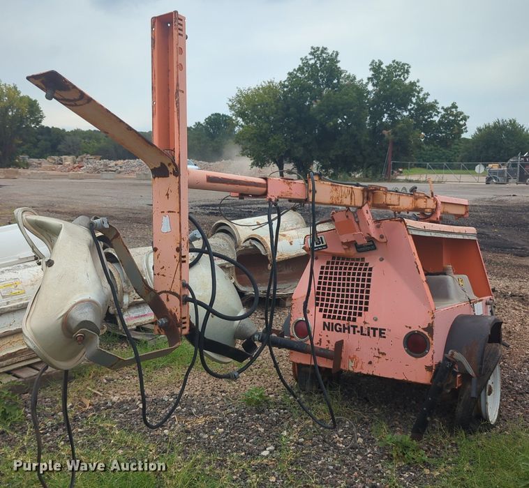 image for item EQ2069 Allmand Bros NLPKFMXZ light plant