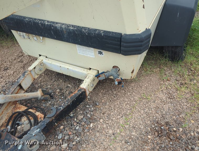 image for item EQ2070 1997 Ingersoll Rand  185 air compressor