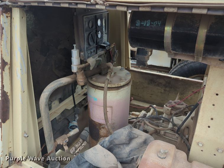 image for item EQ2070 1997 Ingersoll Rand  185 air compressor