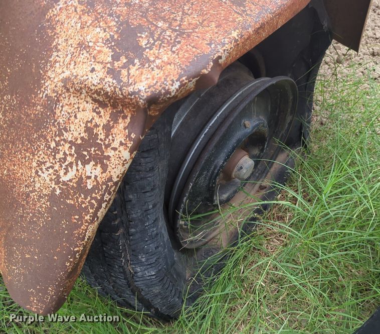 image for item EQ2070 1997 Ingersoll Rand  185 air compressor